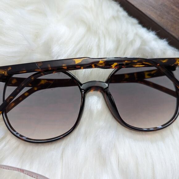 Large Tortoiseshell  Frame Cat Eye Sunglasses - Picture 7 of 7